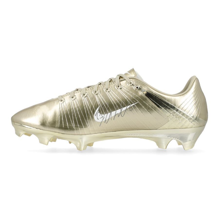 Mercurial Superfly 1 RGN CR7 limited edition gold