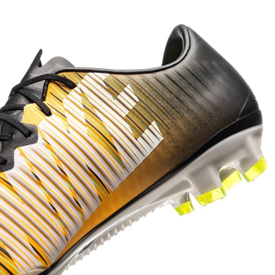 Mercurial Vapor 11 FG 2016 Lock-In-Let-Loose Laser Orange
