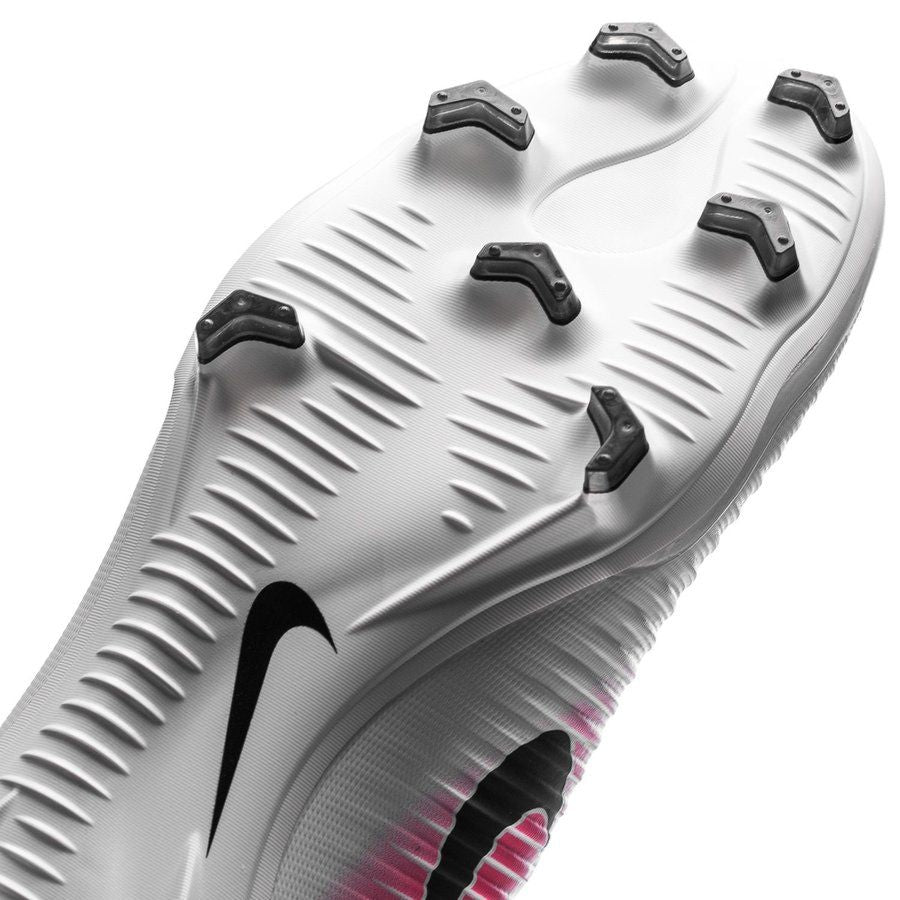 Mercurial Vapor 11 FG 2016 Motion Blur Pink