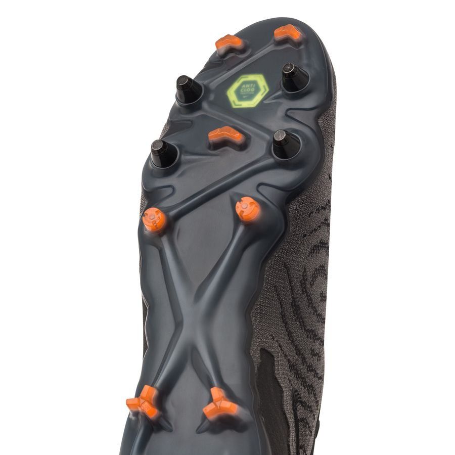 Phantom Low GX Elite FG Black Pack