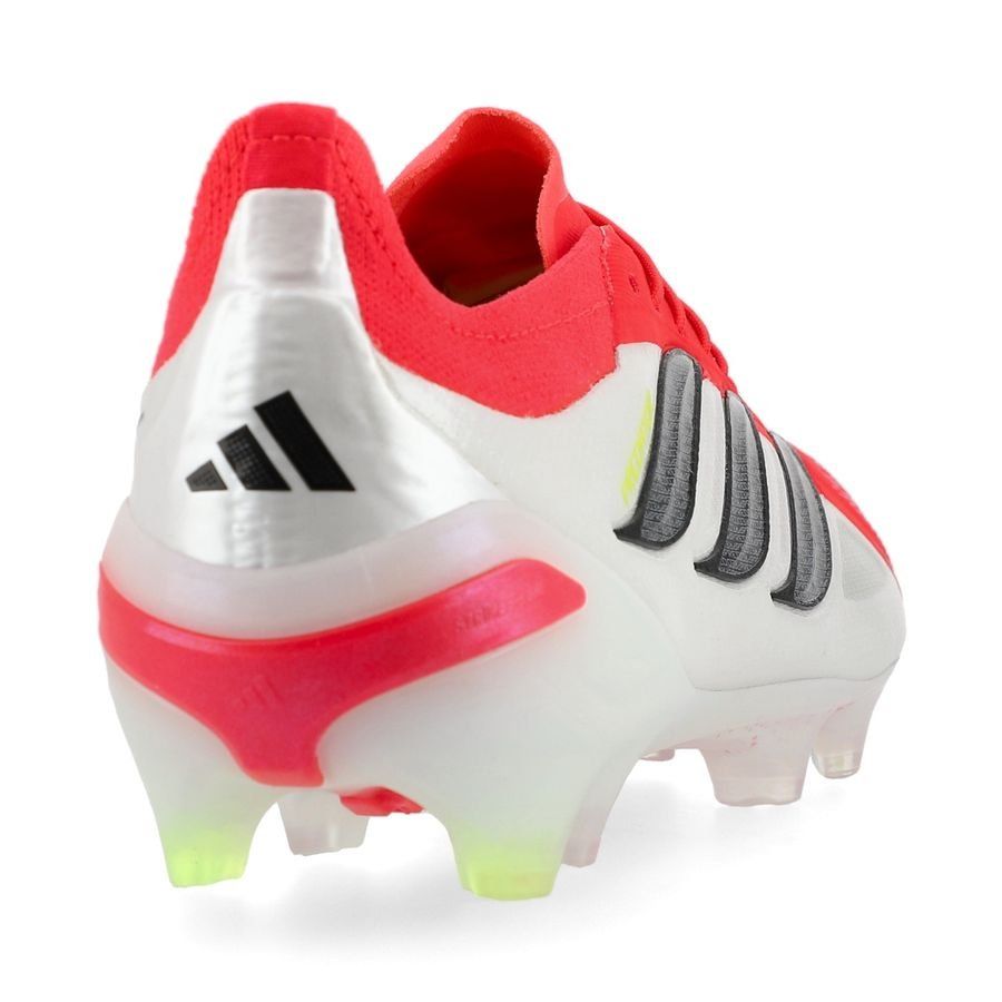 Predator Elite FG Born For Goals
