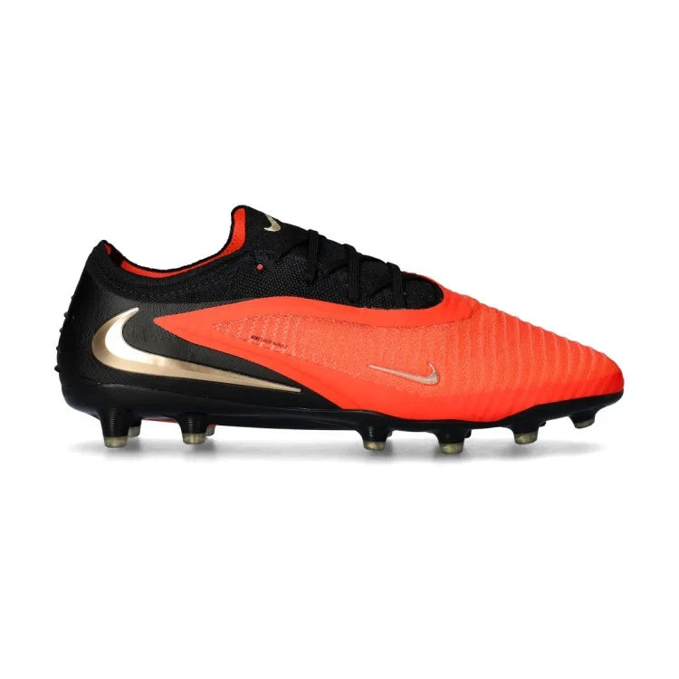 Phantom 6 Low Elite AG break 'em pack