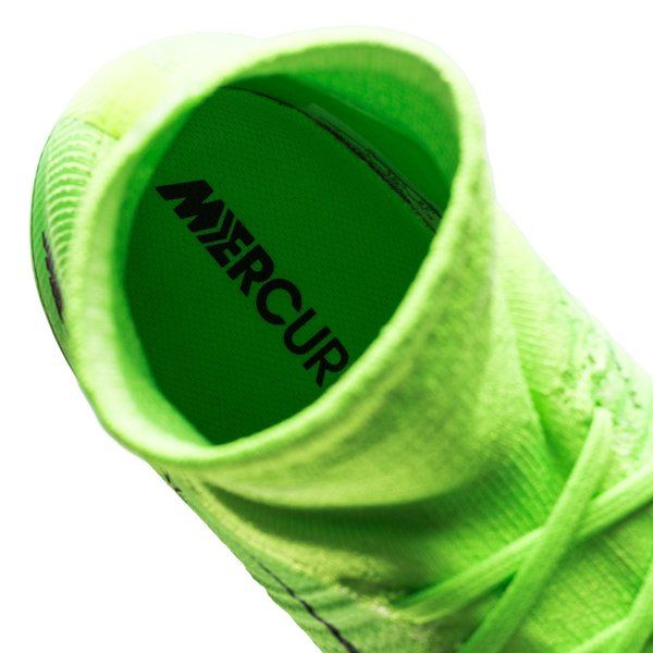 Mercurial Superfly 5 V FG Radiation Flare 2017