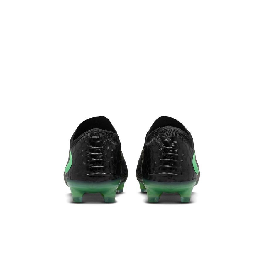 Phantom 6 Low Elite FG Black Pack